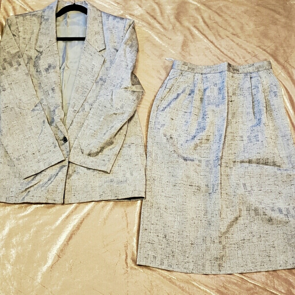 Ladies Dress Suit